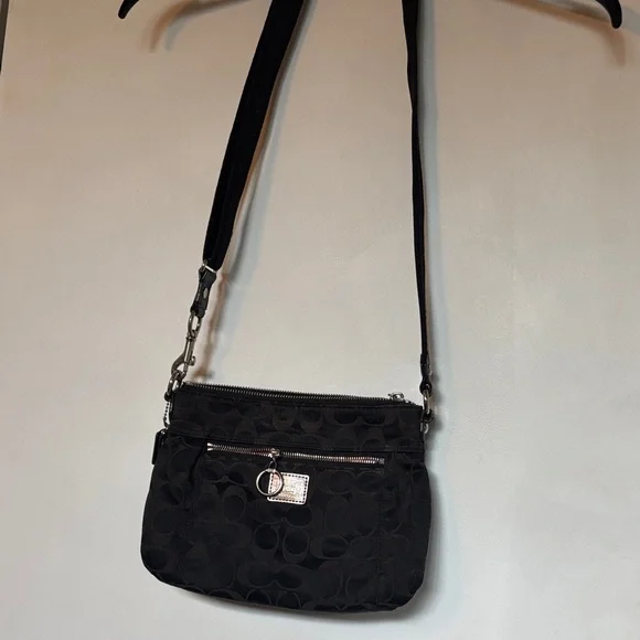 Coach Black Crossbody Bag with Signature Design - Picture 4 of 7